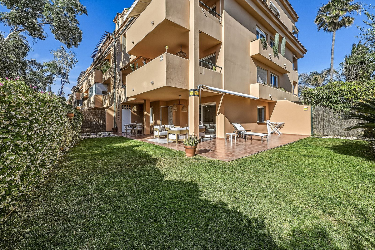2 Bed Apartment for sale in Las Chapas Costa Del Sol, Málaga, Spain
