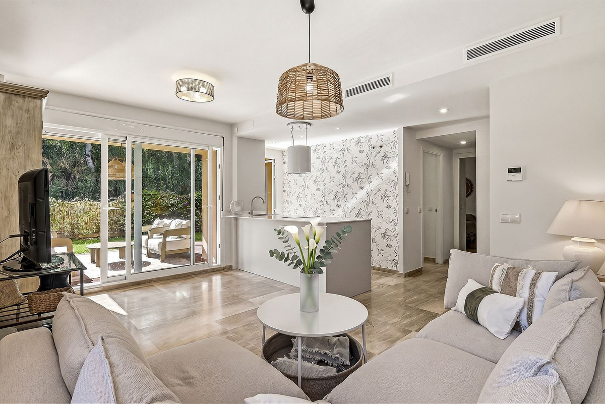 2 Bed Apartment for sale in Las Chapas Costa Del Sol, Málaga, Spain
