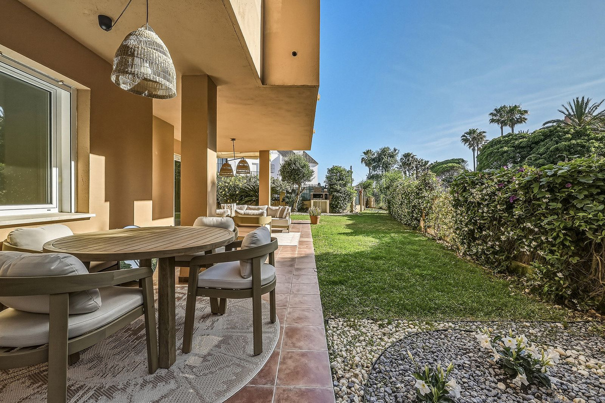 2 Bed Apartment for sale in Las Chapas Costa Del Sol, Málaga, Spain
