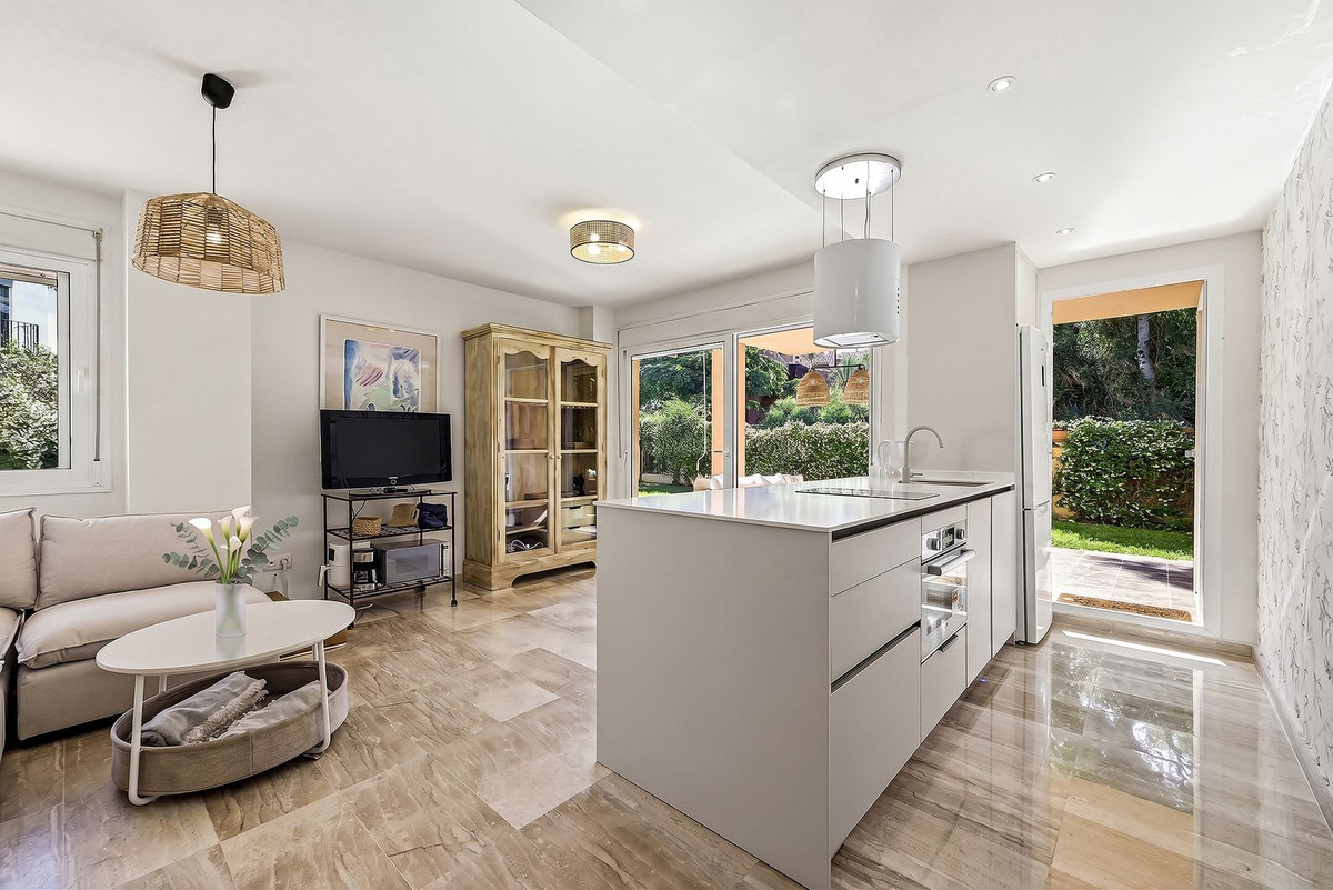 2 Bed Apartment for sale in Las Chapas Costa Del Sol, Málaga, Spain