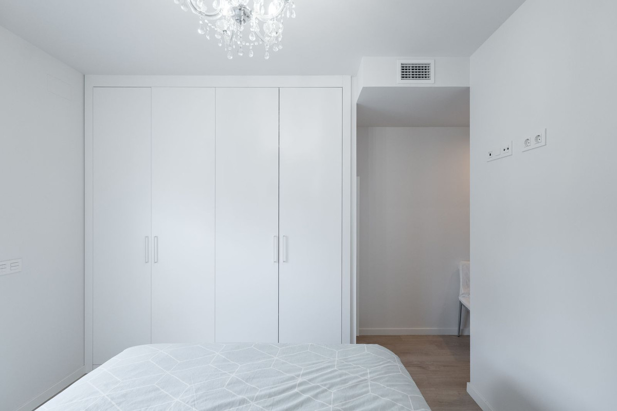 Se vende Apartamento Planta Media de 2 dormitorios en Costa Del Sol, Málaga, España