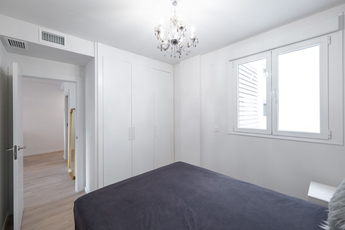 Se vende Apartamento Planta Media de 2 dormitorios en Costa Del Sol, Málaga, España