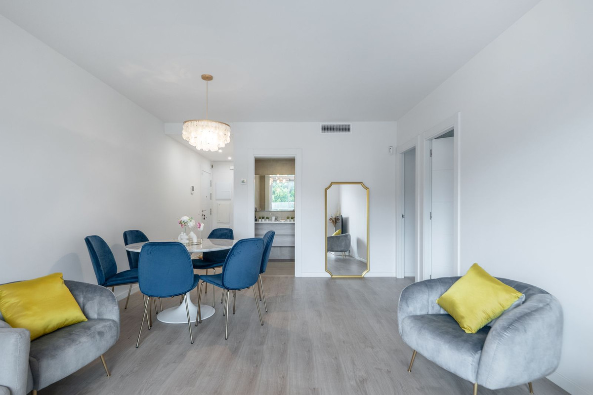 Se vende Apartamento Planta Media de 2 dormitorios en Costa Del Sol, Málaga, España