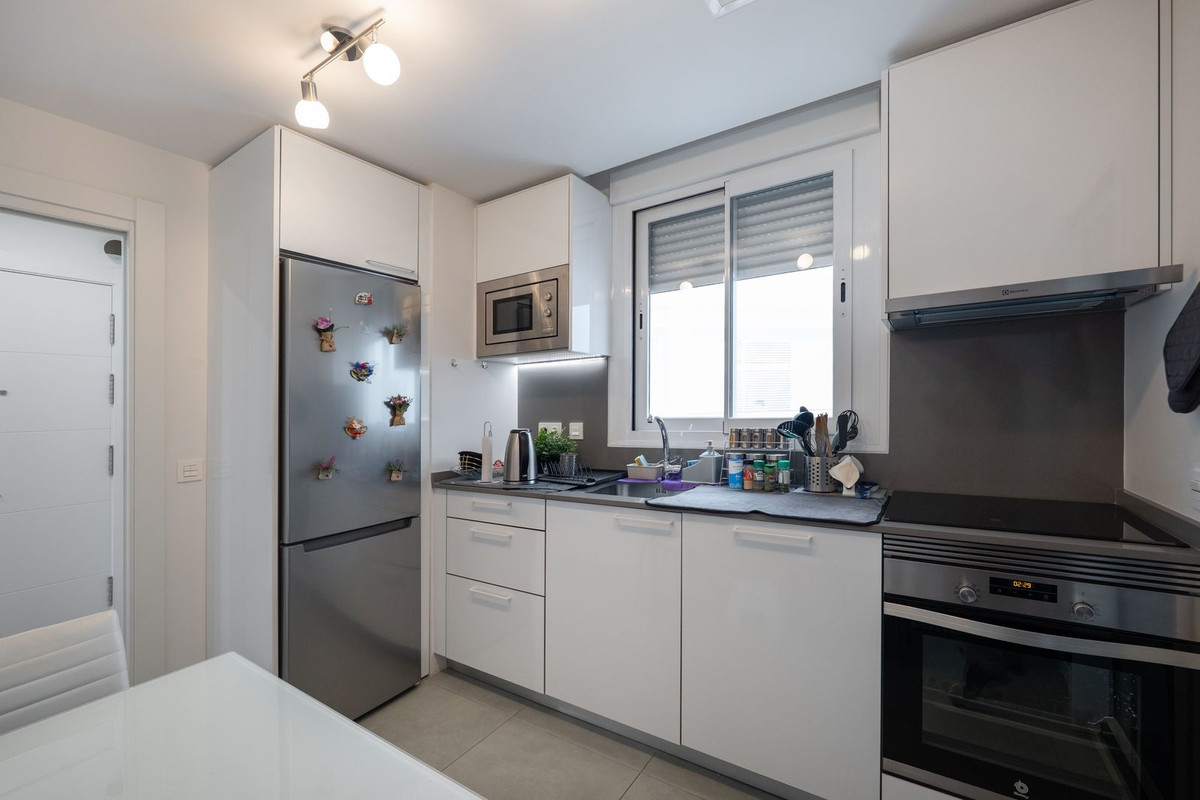 Se vende Apartamento Planta Media de 2 dormitorios en Costa Del Sol, Málaga, España
