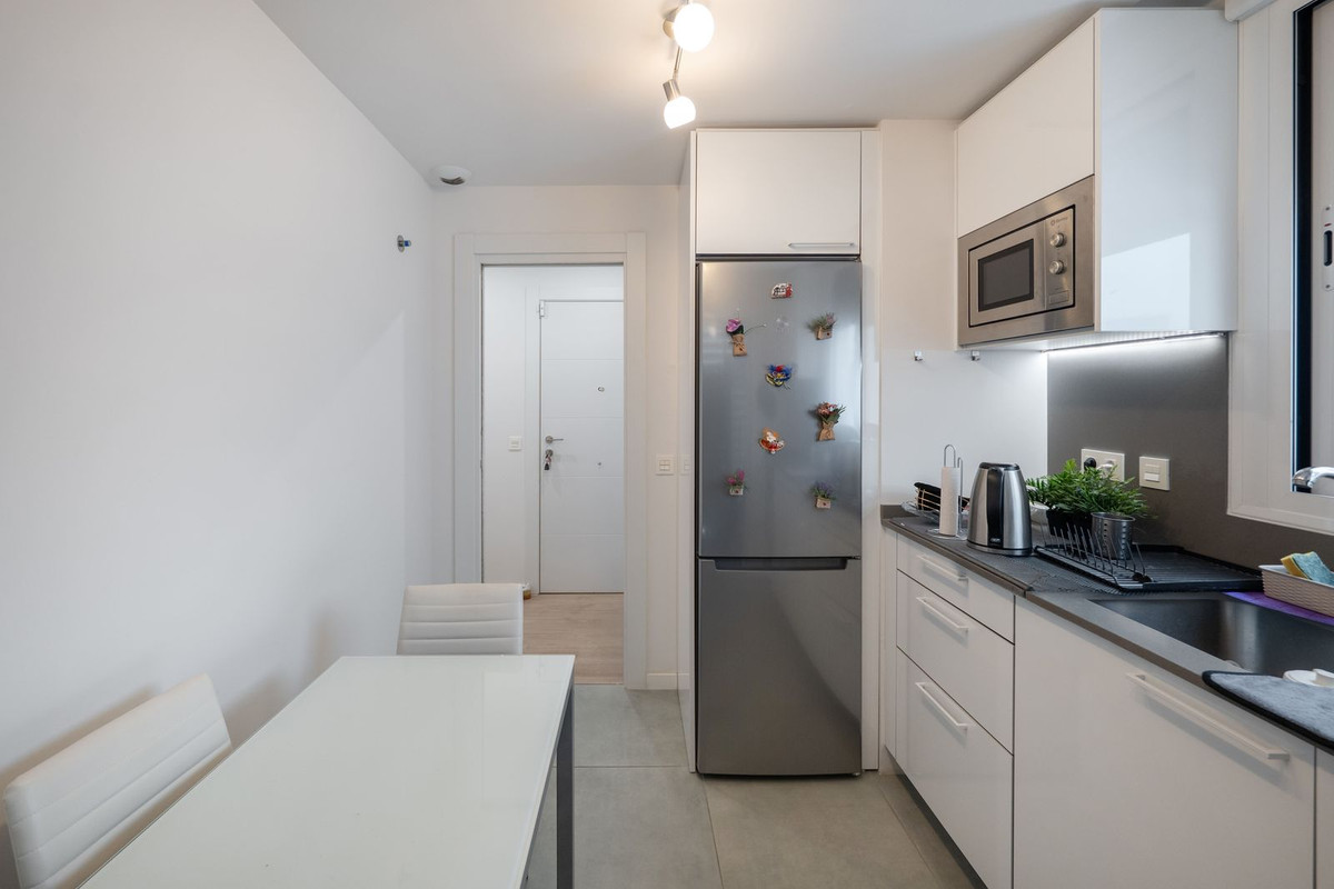 Se vende Apartamento Planta Media de 2 dormitorios en Costa Del Sol, Málaga, España