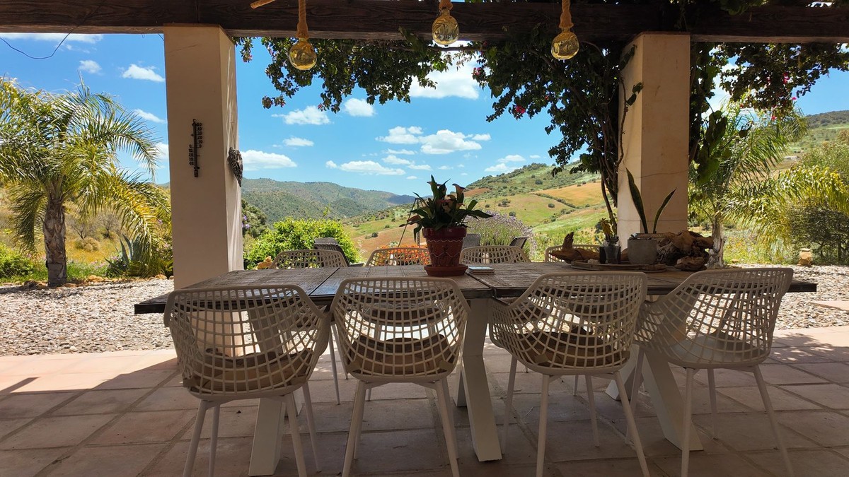 Se vende Villa - Chalet de 3 dormitorios en Costa Del Sol, Málaga, España