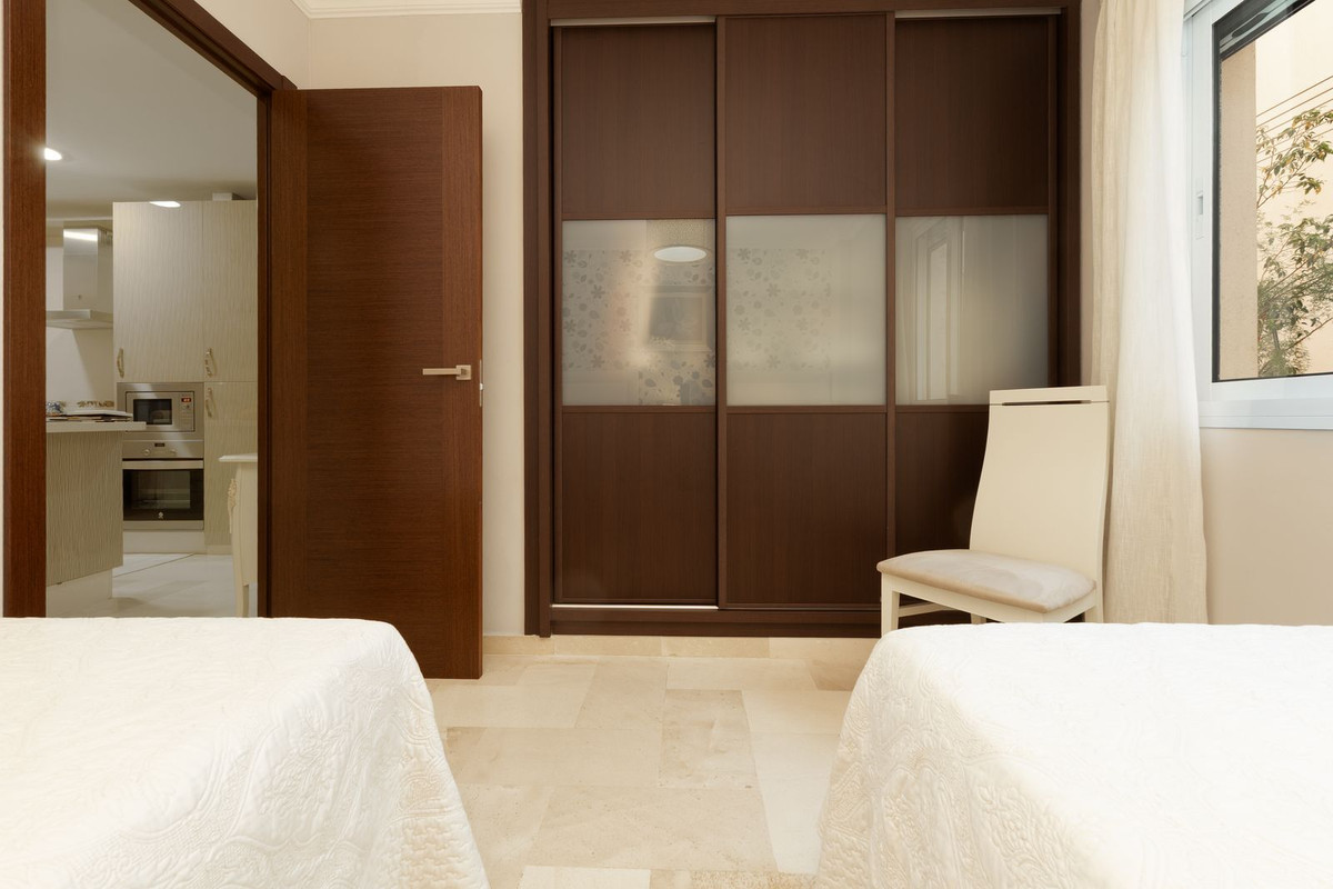 Se vende Apartamento Planta Media de 2 dormitorios en Costa Del Sol, Málaga, España