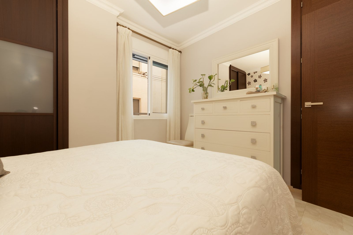 Se vende Apartamento Planta Media de 2 dormitorios en Costa Del Sol, Málaga, España