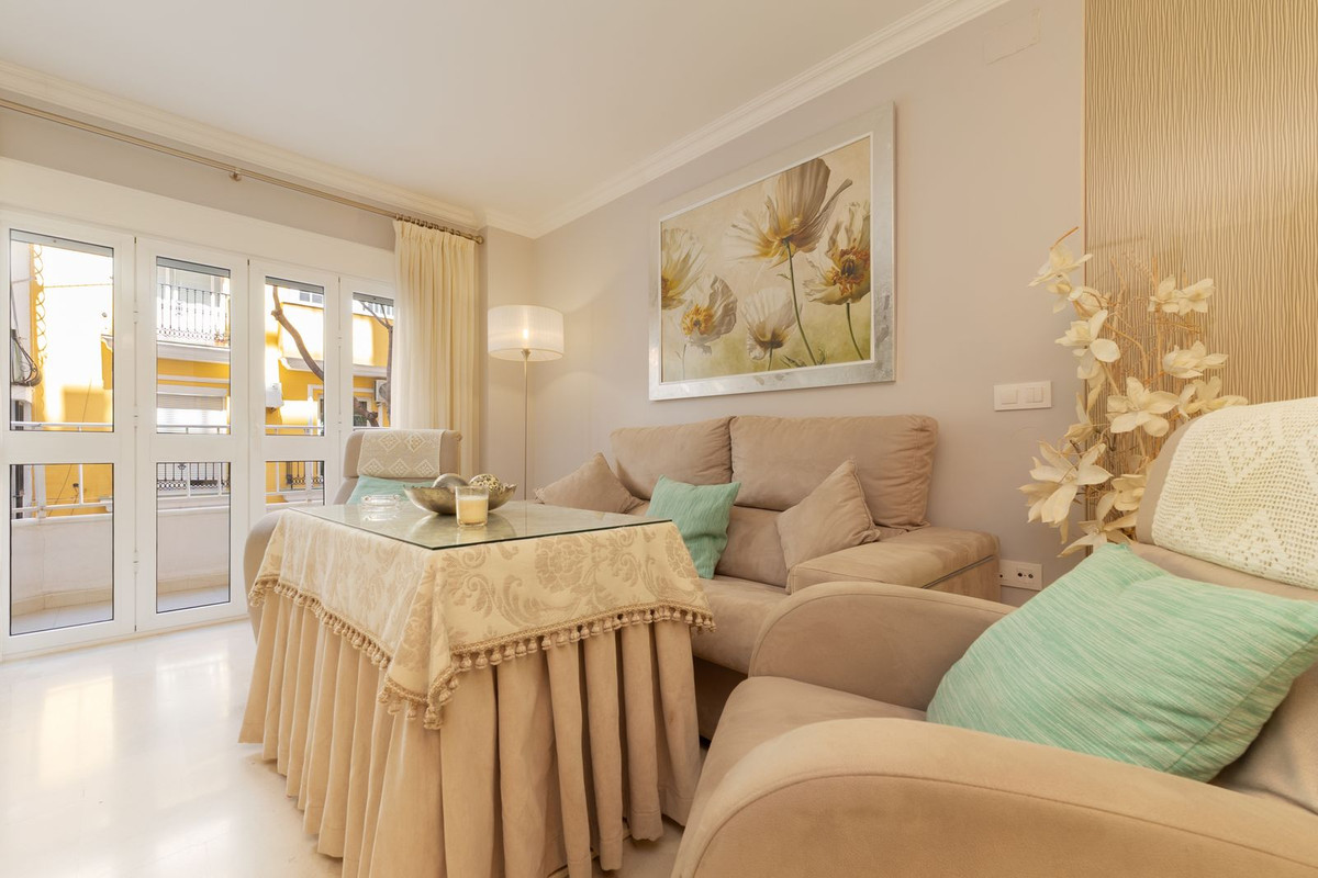 Se vende Apartamento Planta Media de 2 dormitorios en Costa Del Sol, Málaga, España