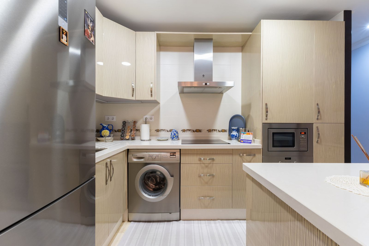 Se vende Apartamento Planta Media de 2 dormitorios en Costa Del Sol, Málaga, España