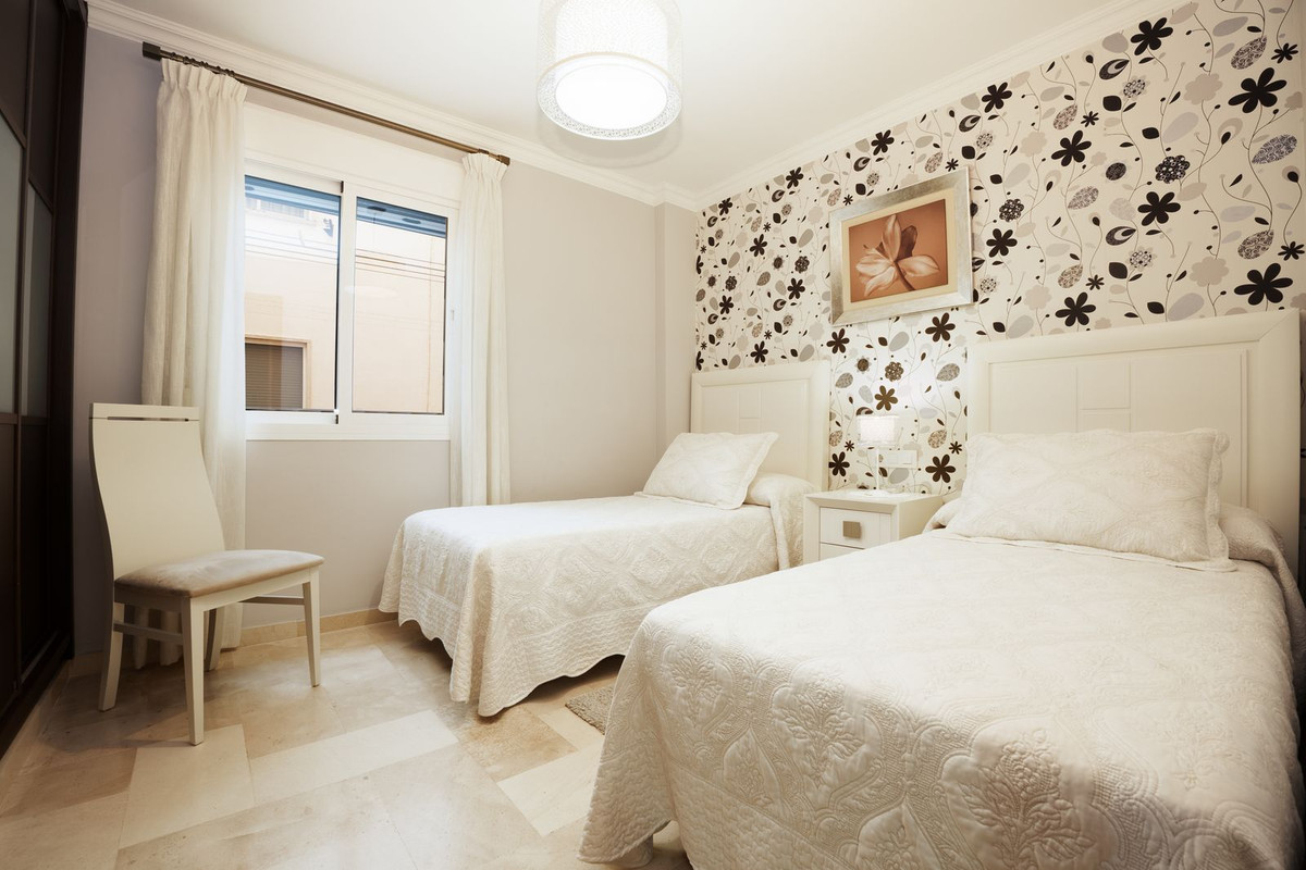 Se vende Apartamento Planta Media de 2 dormitorios en Costa Del Sol, Málaga, España