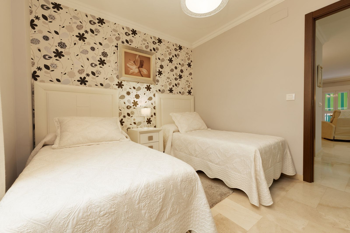 Se vende Apartamento Planta Media de 2 dormitorios en Costa Del Sol, Málaga, España