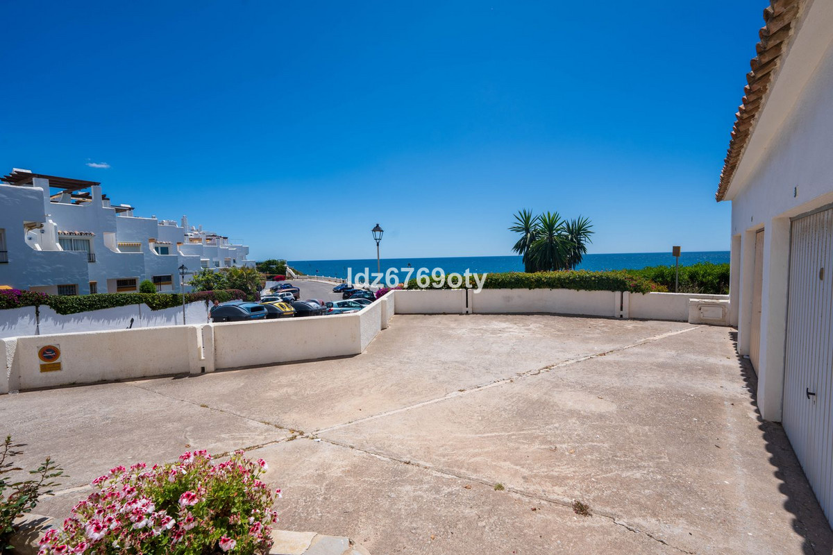 3 Bed Apartment for sale in Torremuelle Costa Del Sol, Málaga, Spain