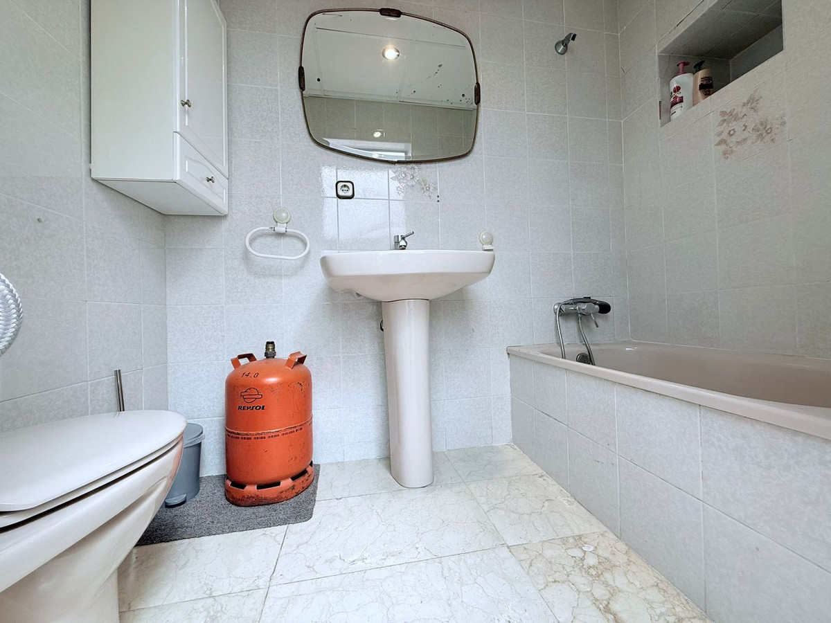 4 Bed Townhouse for sale in Coín Costa Del Sol, Málaga, Spain
