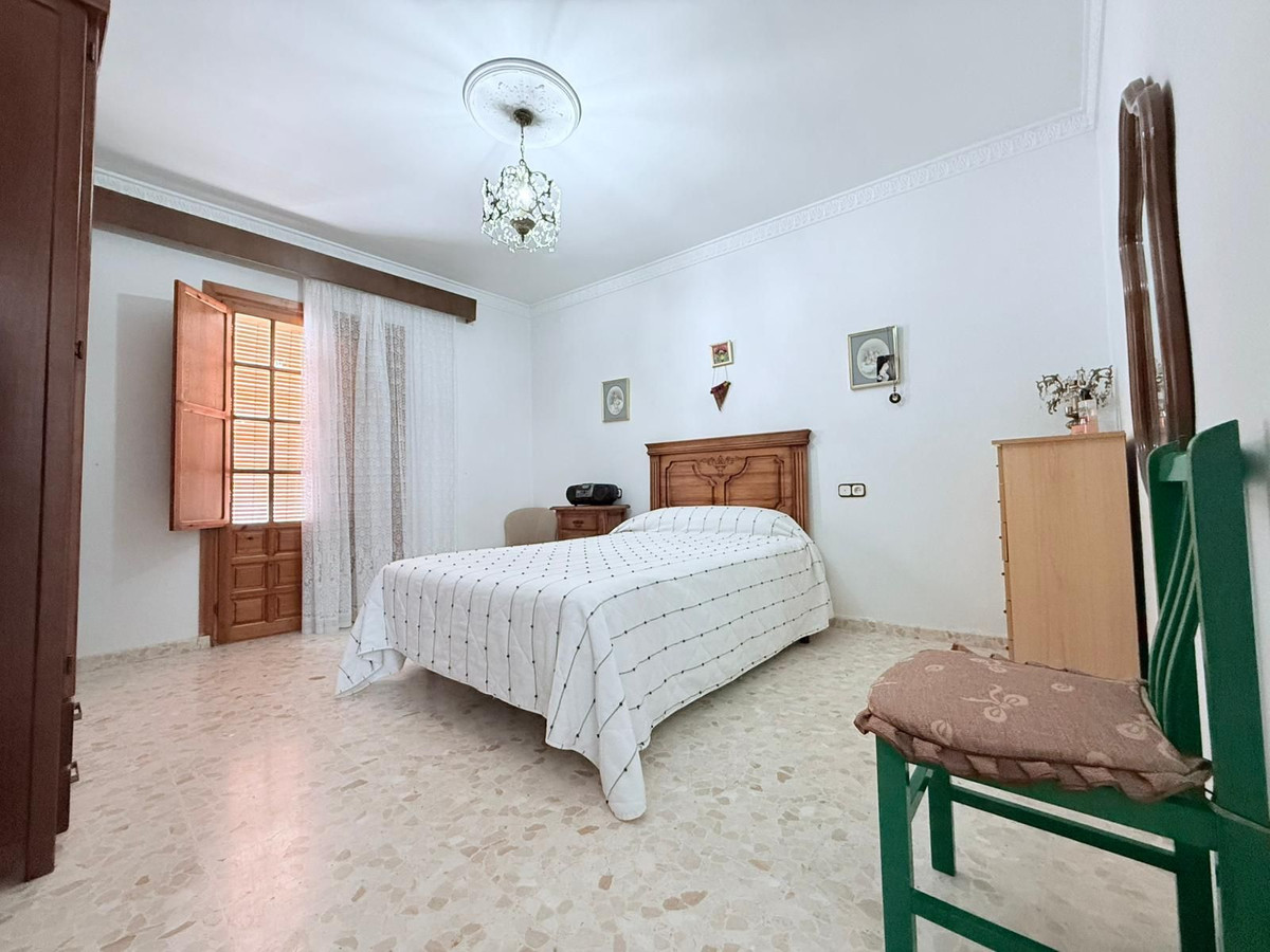 4 Bed Townhouse for sale in Coín Costa Del Sol, Málaga, Spain