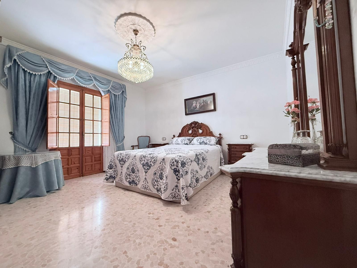 4 Bed Townhouse for sale in Coín Costa Del Sol, Málaga, Spain