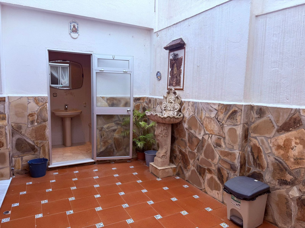 4 Bed Townhouse for sale in Coín Costa Del Sol, Málaga, Spain