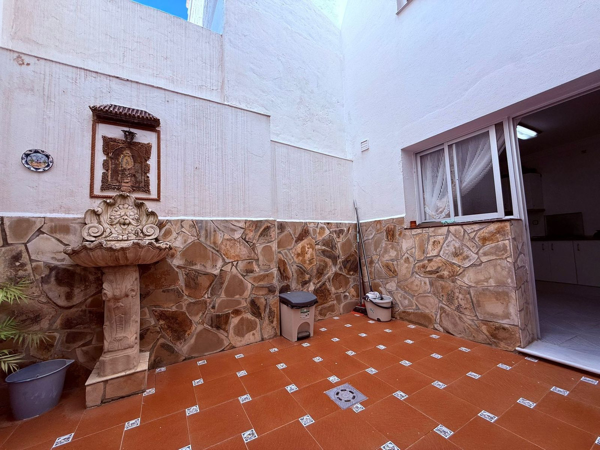 4 Bed Townhouse for sale in Coín Costa Del Sol, Málaga, Spain