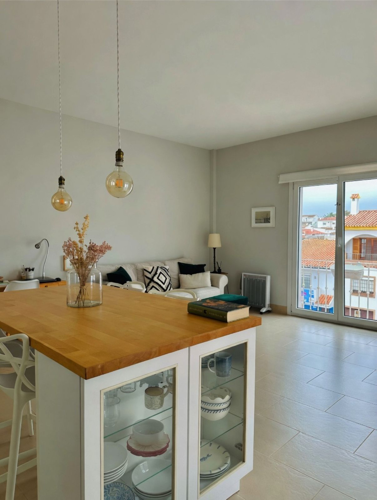 Se vende Apartamento Planta Media de 2 dormitorios en Costa Del Sol, Cadiz, España
