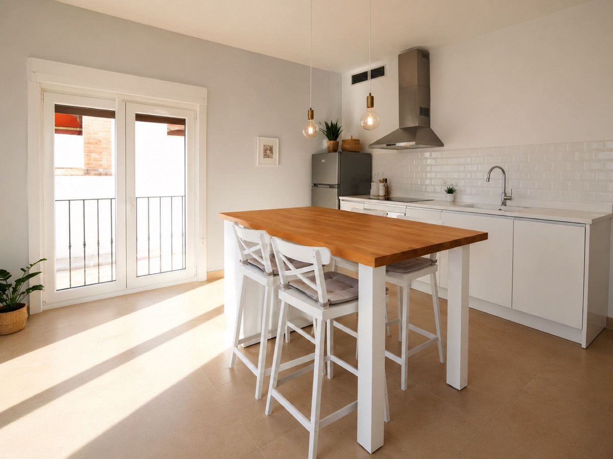 Se vende Apartamento Planta Media de 2 dormitorios en Costa Del Sol, Cadiz, España