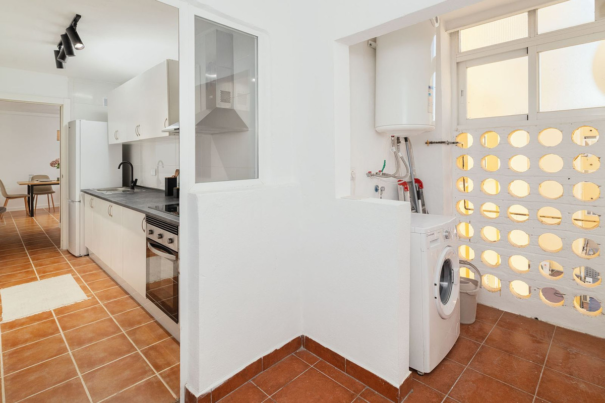 Se vende Apartamento Planta Media de 3 dormitorios en Costa Del Sol, Málaga, España