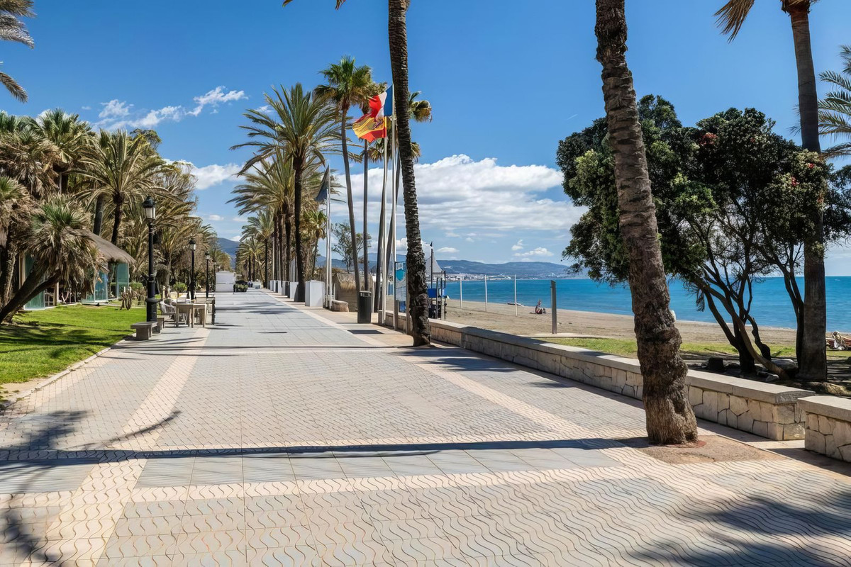 Se vende Apartamento Planta Media de 3 dormitorios en Costa Del Sol, Málaga, España