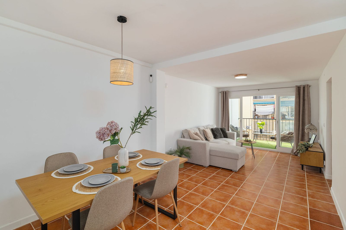 Se vende Apartamento Planta Media de 3 dormitorios en Costa Del Sol, Málaga, España