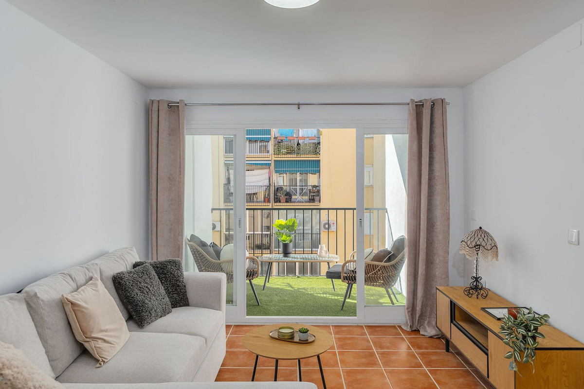 Se vende Apartamento Planta Media de 3 dormitorios en Costa Del Sol, Málaga, España