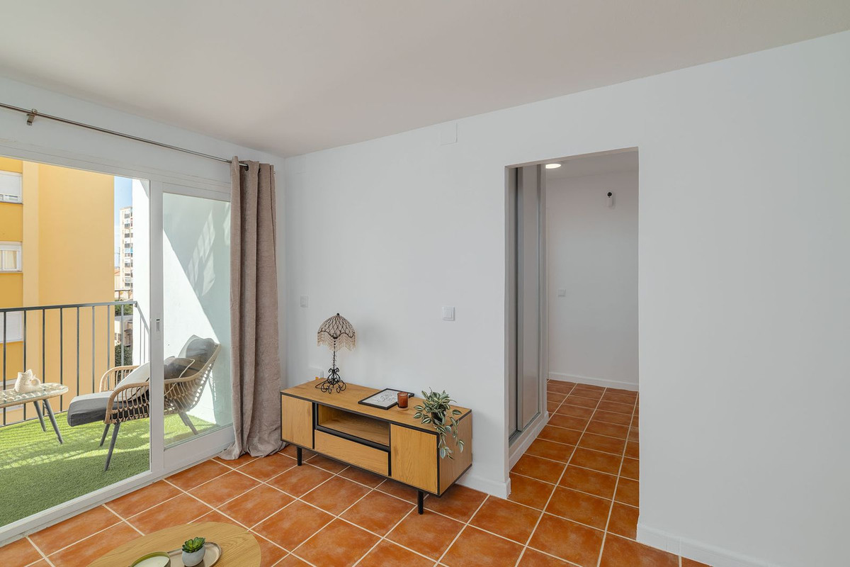 Se vende Apartamento Planta Media de 3 dormitorios en Costa Del Sol, Málaga, España