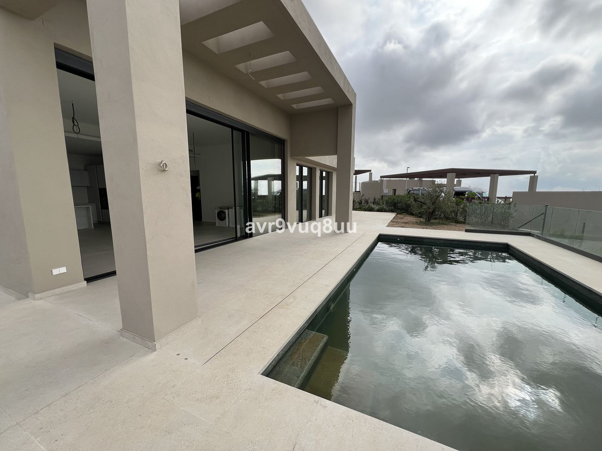 3 Bed Townhouse for sale in Benahavís Costa Del Sol, Málaga, Spain