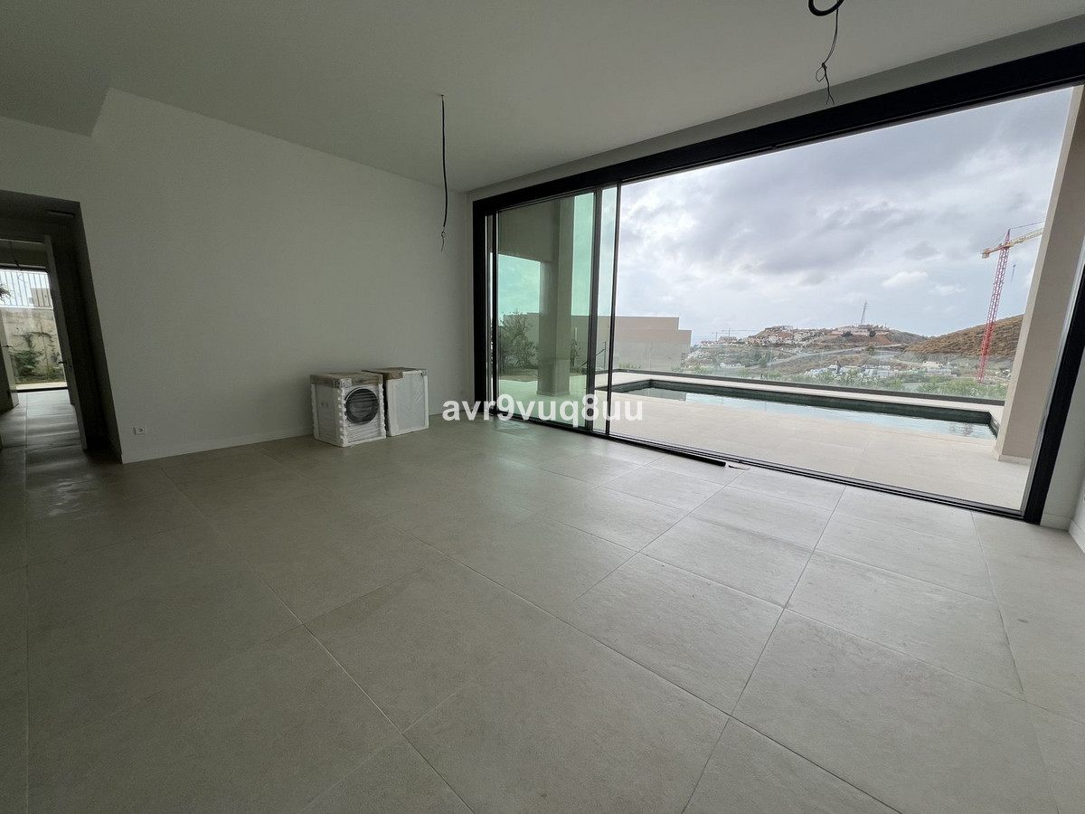 3 Bed Townhouse for sale in Benahavís Costa Del Sol, Málaga, Spain