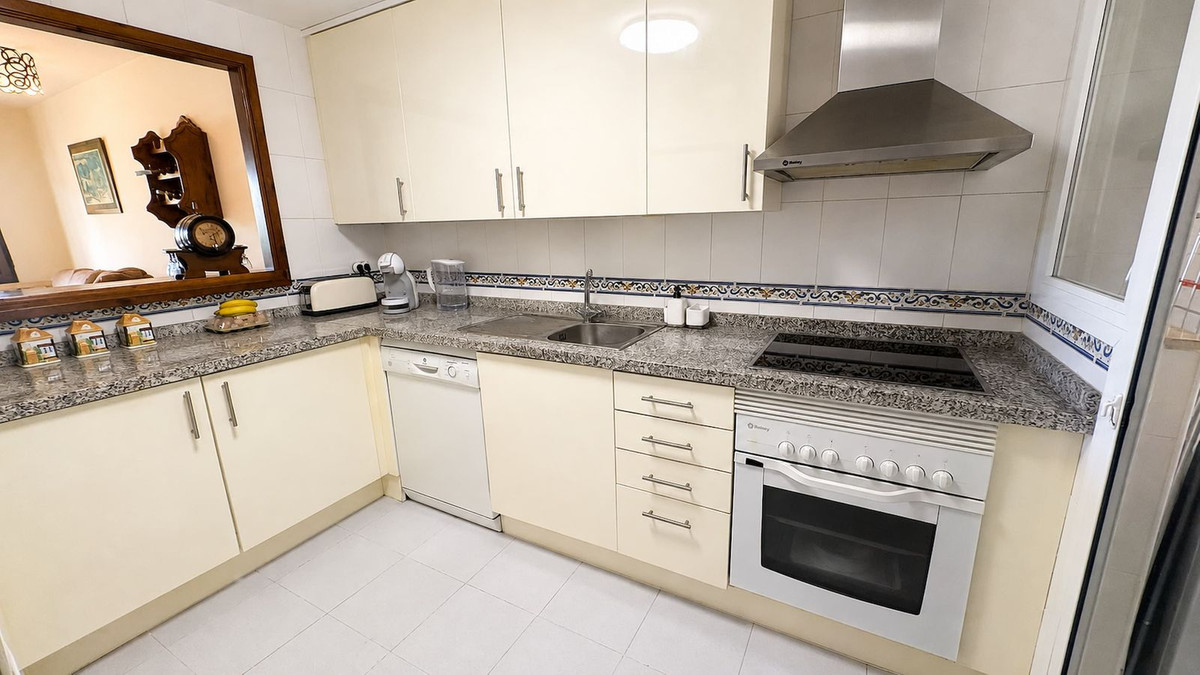 Se vende Apartamento Planta Baja de 2 dormitorios en Costa Del Sol, Málaga, España