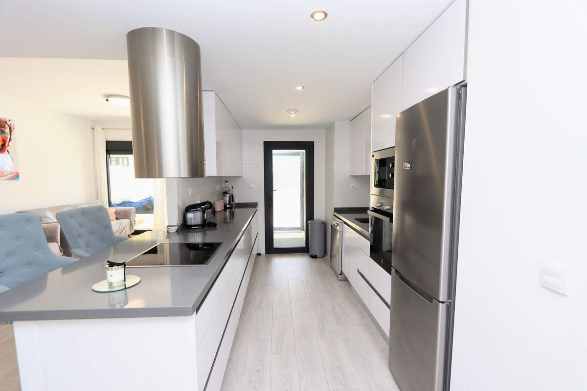 Se vende Apartamento Planta Baja de 3 dormitorios en Costa Blanca, Alicante, España