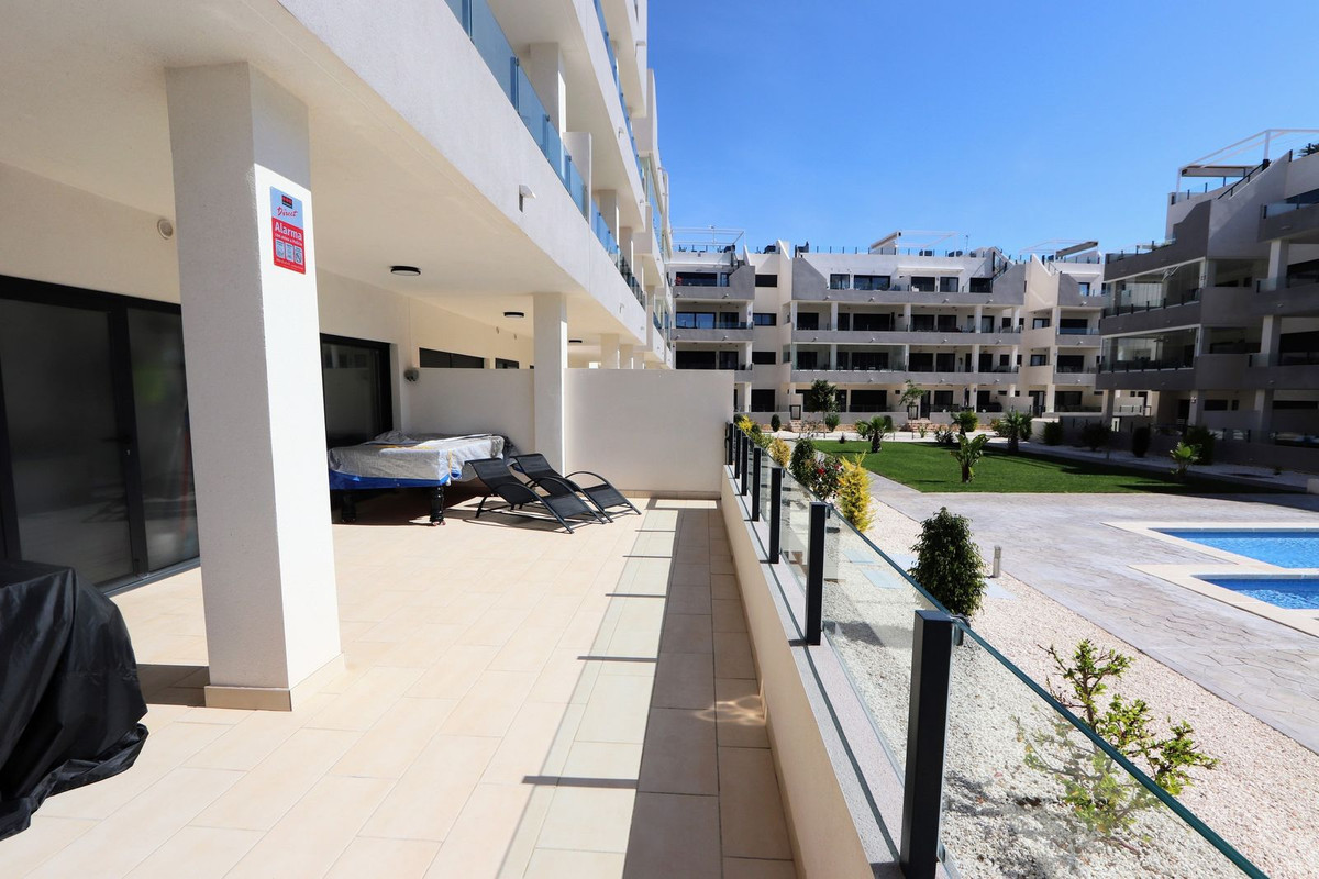 Se vende Apartamento Planta Baja de 3 dormitorios en Costa Blanca, Alicante, España