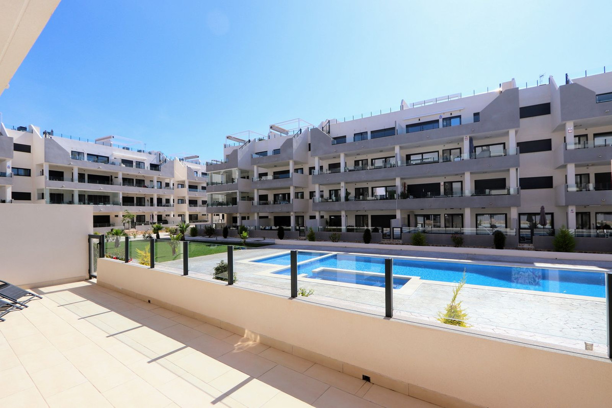Se vende Apartamento Planta Baja de 3 dormitorios en Costa Blanca, Alicante, España