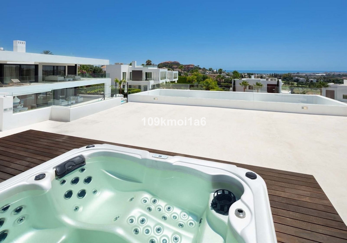 5 Bed Townhouse for sale in Nueva Andalucía Costa Del Sol, Málaga, Spain