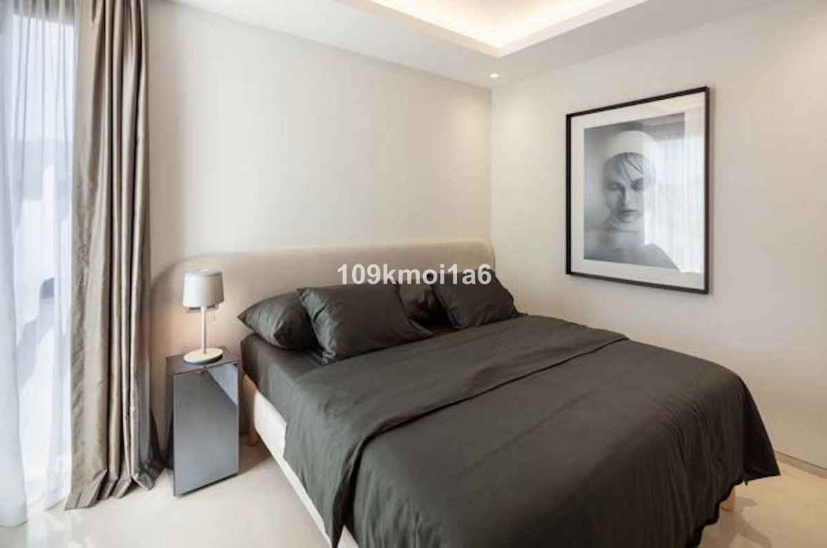 5 Bed Townhouse for sale in Nueva Andalucía Costa Del Sol, Málaga, Spain