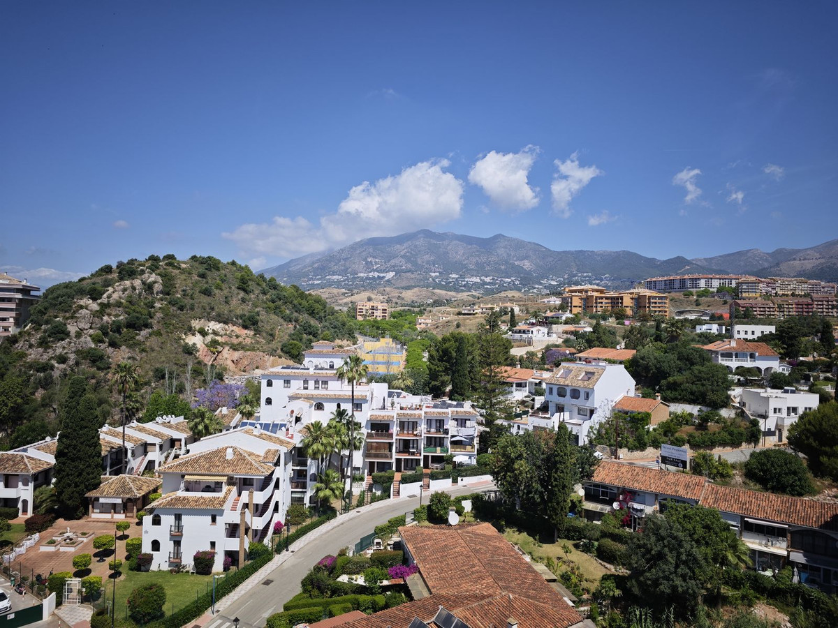 2 Bed Apartment for sale in Los Pacos Costa Del Sol, Málaga, Spain