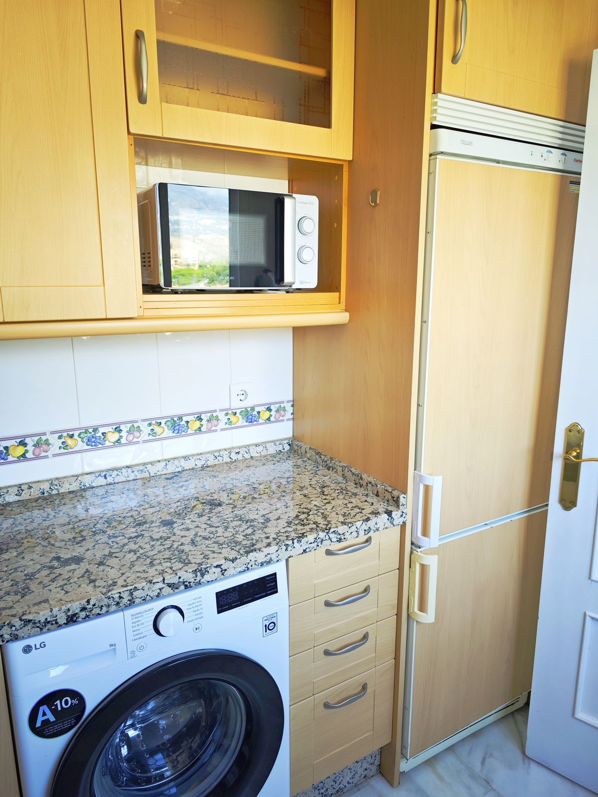 2 Bed Apartment for sale in Los Pacos Costa Del Sol, Málaga, Spain