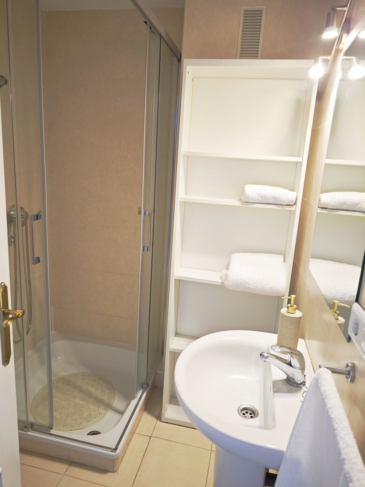 2 Bed Apartment for sale in Los Pacos Costa Del Sol, Málaga, Spain