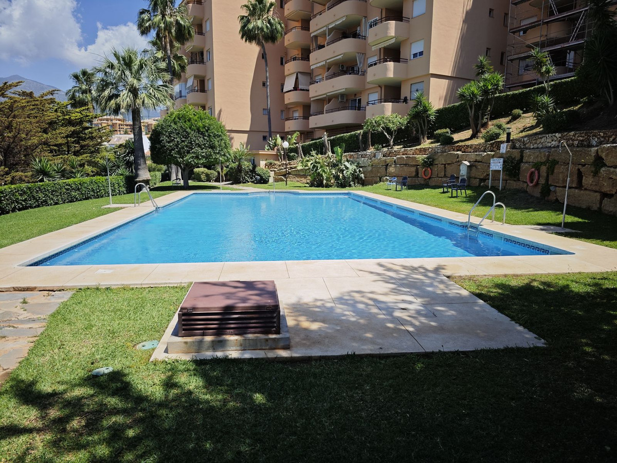 2 Bed Apartment for sale in Los Pacos Costa Del Sol, Málaga, Spain