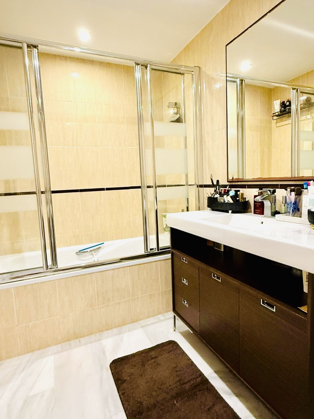 Se vende Apartamento Planta Media de 2 dormitorios en Costa Del Sol, Málaga, España
