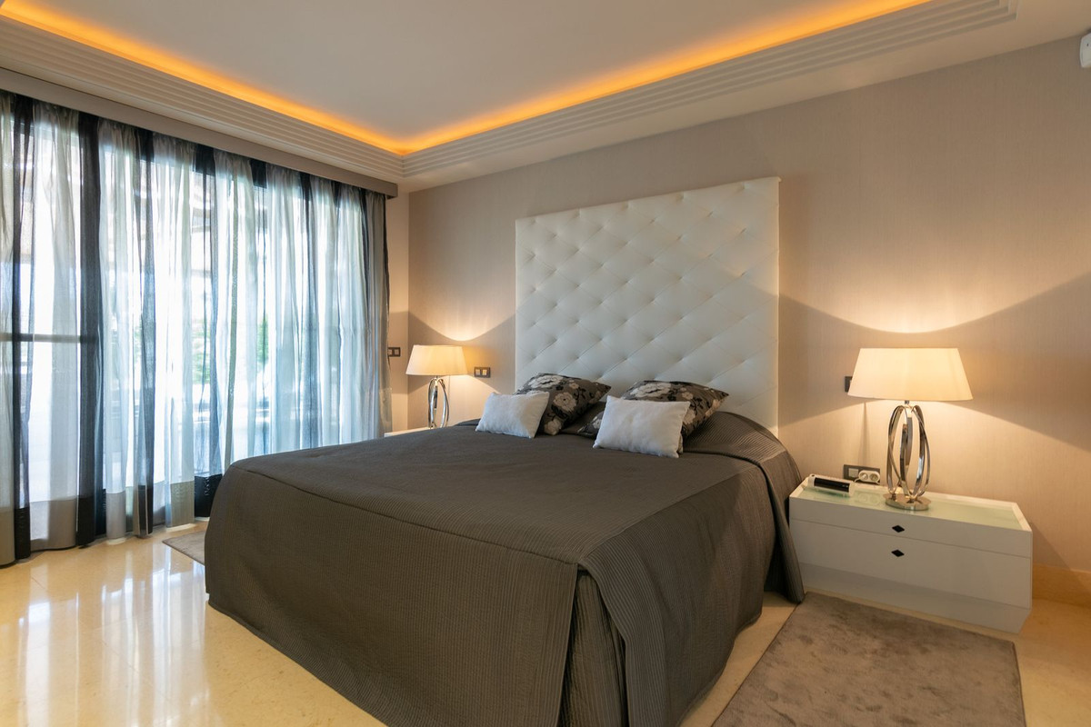 3 Bed Apartment for sale in Benahavís Costa Del Sol, Málaga, Spain