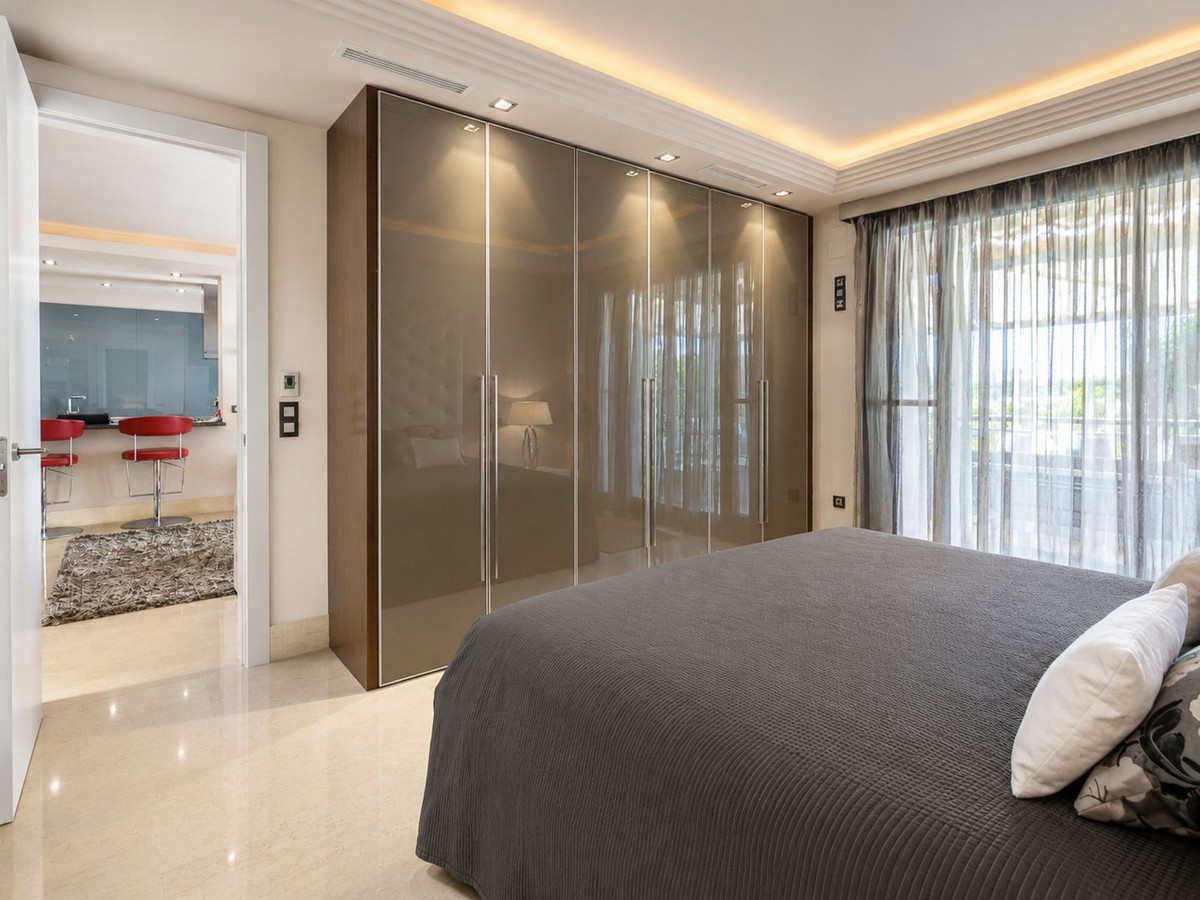3 Bed Apartment for sale in Benahavís Costa Del Sol, Málaga, Spain