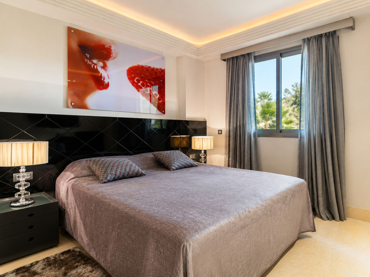 3 Bed Apartment for sale in Benahavís Costa Del Sol, Málaga, Spain