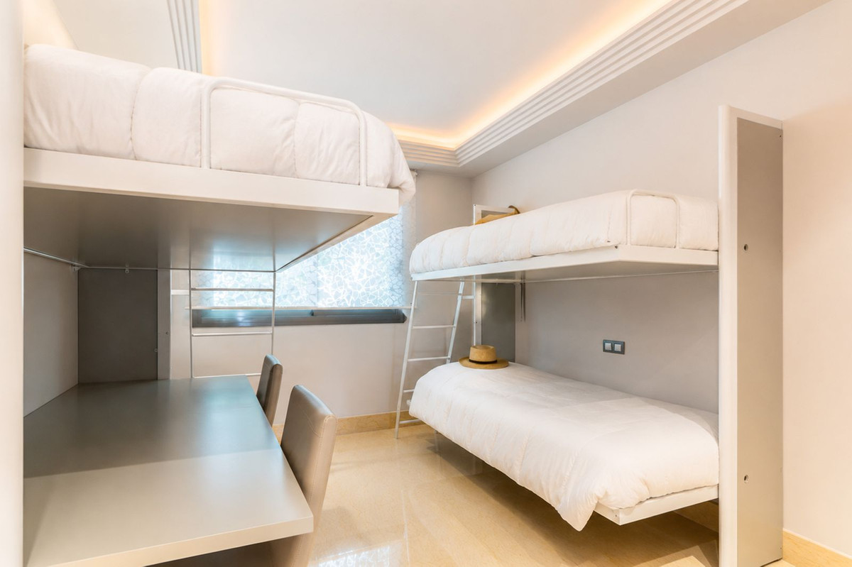 3 Bed Apartment for sale in Benahavís Costa Del Sol, Málaga, Spain
