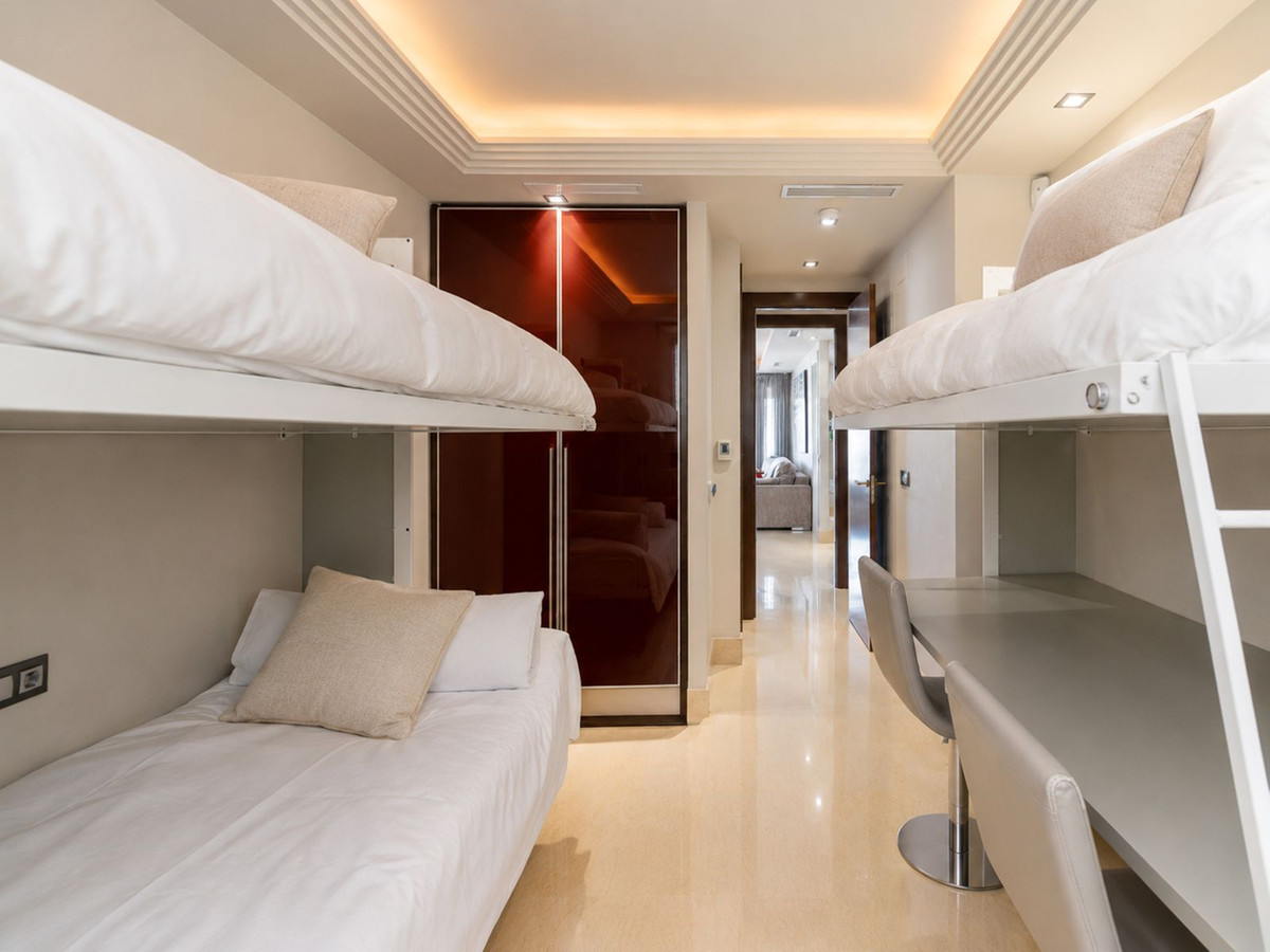 3 Bed Apartment for sale in Benahavís Costa Del Sol, Málaga, Spain
