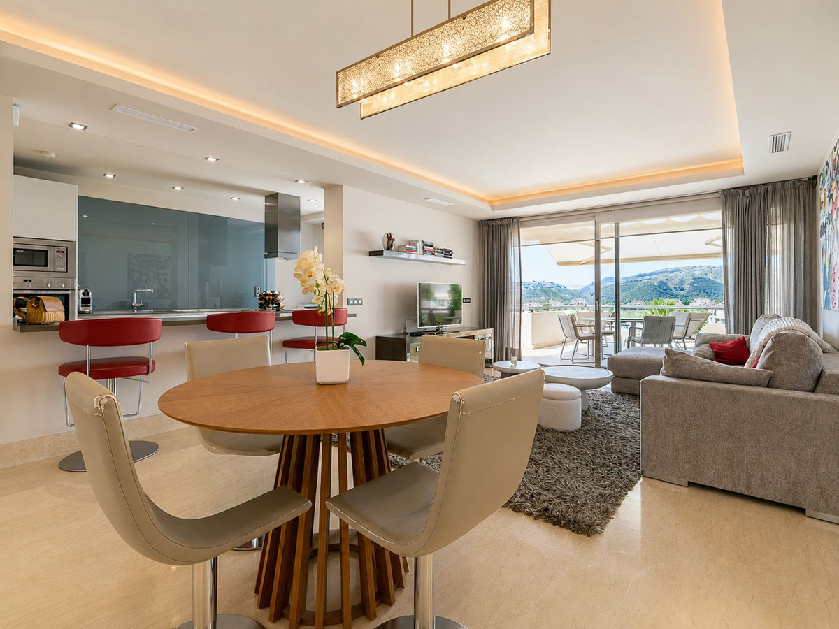 3 Bed Apartment for sale in Benahavís Costa Del Sol, Málaga, Spain