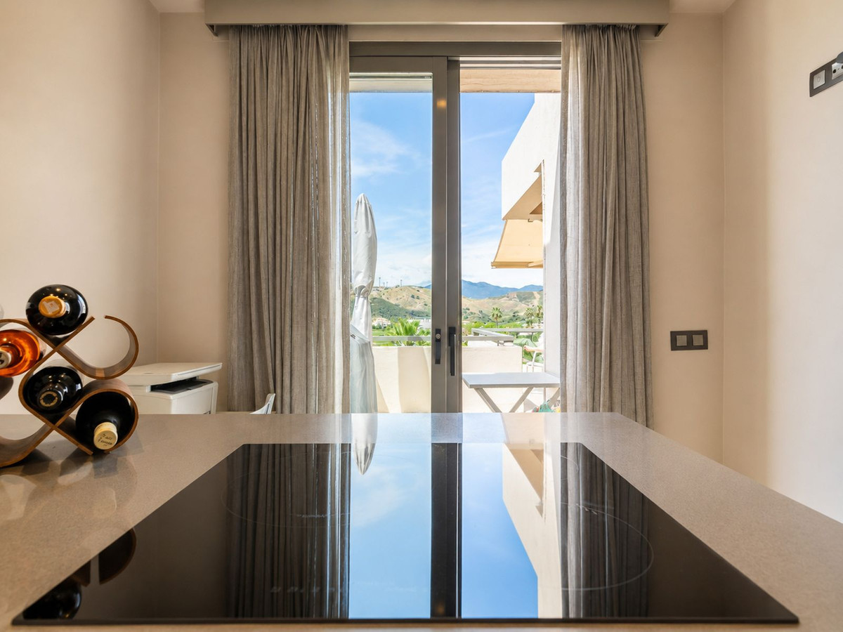 3 Bed Apartment for sale in Benahavís Costa Del Sol, Málaga, Spain