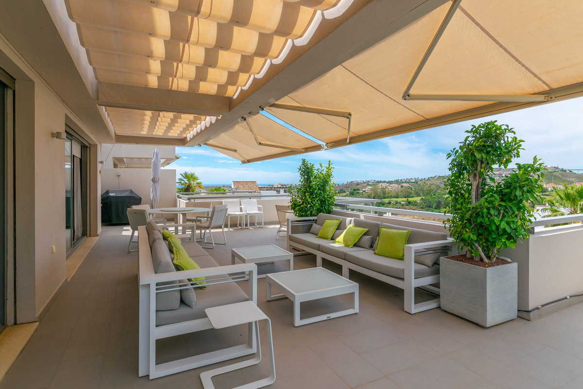 3 Bed Apartment for sale in Benahavís Costa Del Sol, Málaga, Spain